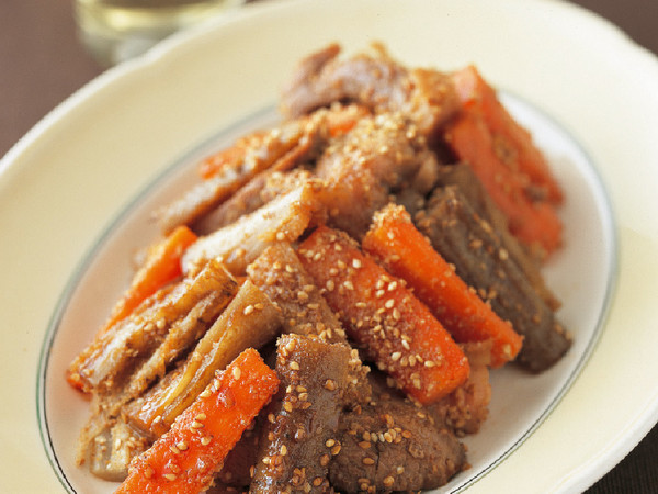 ごぼうと豚肉のごま辛子あえ