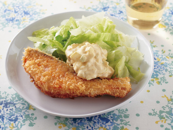 鮭フライのタルタルソースのせ