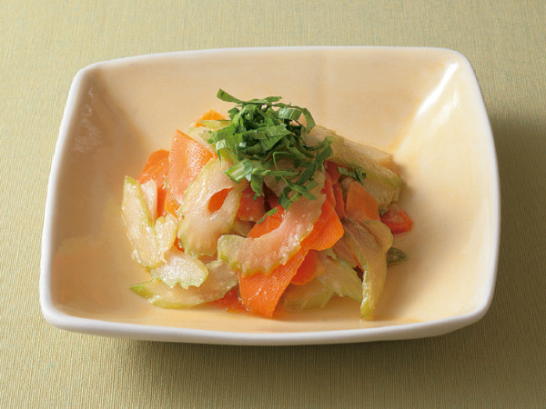 セロリとにんじんのみそ炒め