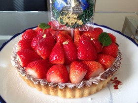 クリスマスに!イチゴのムースタルト