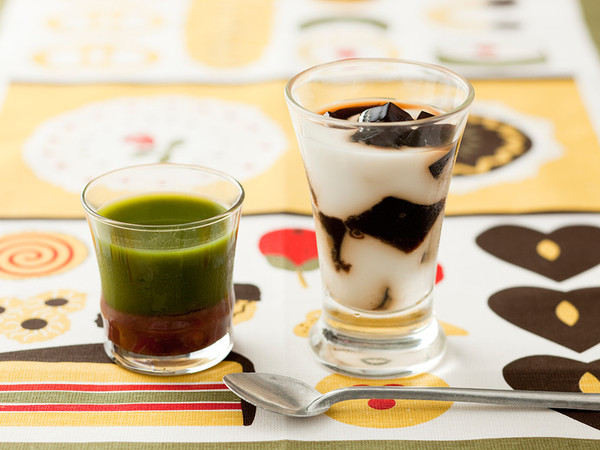 コーヒーゼリー(写真右)