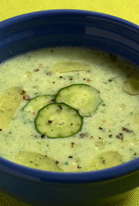 キュウリとヨーグルトの冷製スープ