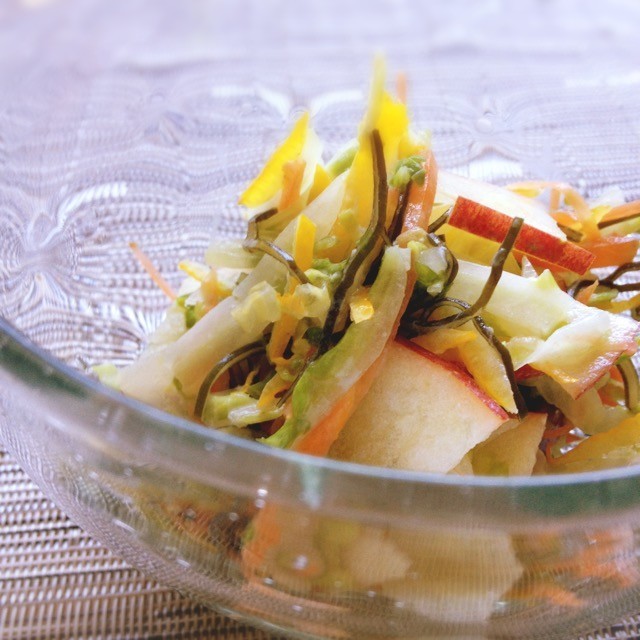 白菜とりんごのゆずサラダ☆マクロビおかずの画像