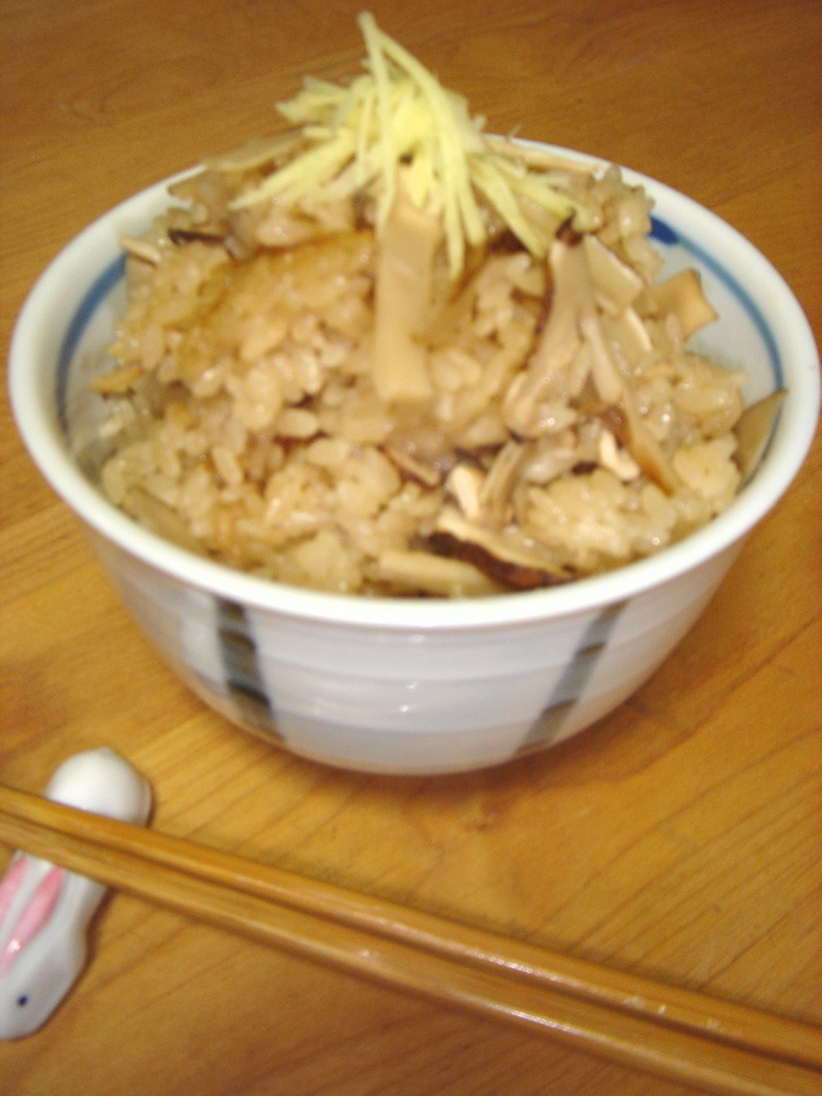 松茸ご飯の画像