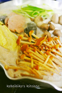 鮭の胡麻豆乳味噌鍋