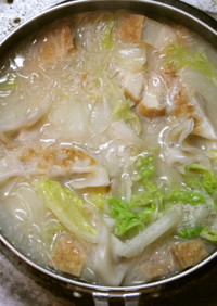 白菜と餃子と厚揚げの簡単手抜きスープ鍋
