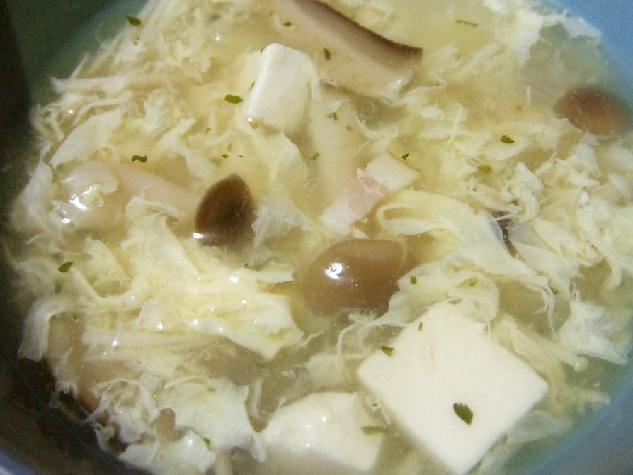 きのこと豆腐の卵スープの画像