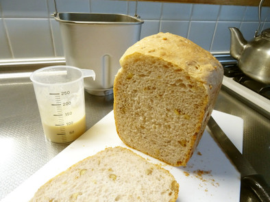 うちのホシノ天然酵母食パン～胡桃♪の写真