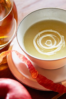 CHOYAの温かいりんごスープ仕立て �の画像