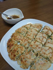節約でも美味!!もやしとニラのチヂミ!!の写真