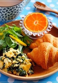 朝食♡ワカメとチーズのスクランブルエッグ