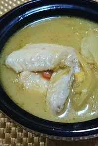 鶏とセロリのグリーンカレー鍋