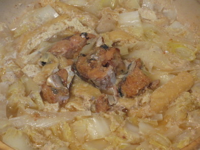 サバの味噌煮缶でカンタン☆にんにく牛乳鍋の写真