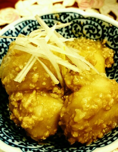 里芋と鶏ひき肉の煮物の写真