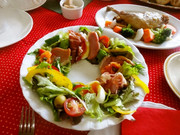 ”食べるXmasリース” 華やかサラダ♪の写真