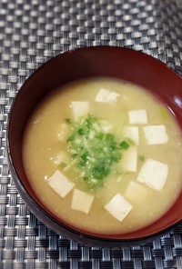 豆腐と長葱の味噌汁