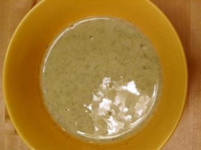 キヌアとブロッコリーのスープの写真