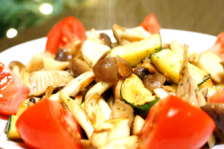 10分 きのことズッキーニのバター醤油 レシピ 作り方 By Haradakitn クックパッド 簡単おいしいみんなのレシピが360万品