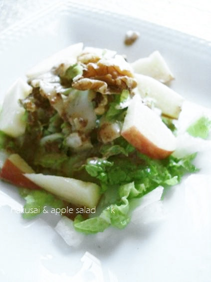 白菜とりんごの胡麻ダレ風味の画像