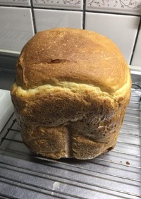 煮梅入りの食パン