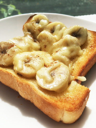 冷やしても美味！バナナとチーズのトーストの写真