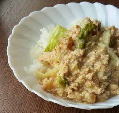 豆腐とレタスでかさ増し☆鶏ミンチの甘辛丼の写真