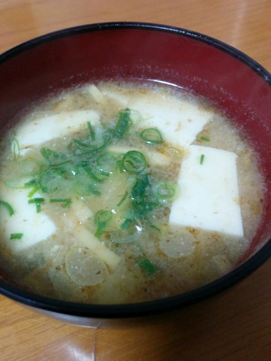 ごま油とかつお粉で！美味しい豆腐の味噌汁の写真
