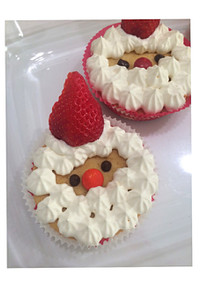 クリスマスに☆サンタさんのカップケーキ