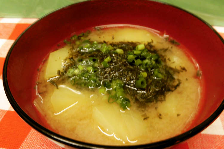あかもくとじゃがいもの味噌汁 レシピ 作り方 By お魚キッチン クックパッド 簡単おいしいみんなのレシピが361万品