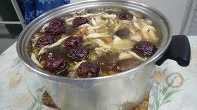 台湾料理:薬膳スープ