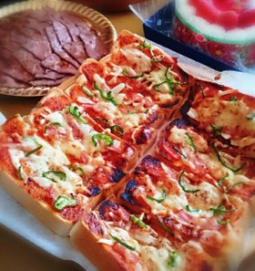 食パンで節約☆簡単☆パーティーピザ