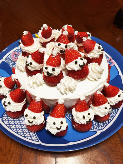 クリスマスケーキ☆苺サンタデコレーションの写真
