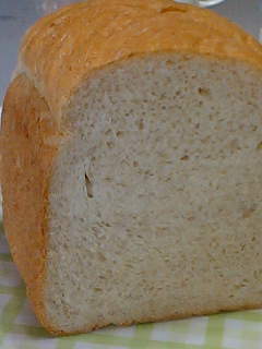 ライ麦粉入りのヨーグルト食パンの画像