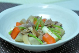 根菜たっぷり豚肉の味噌煮込み