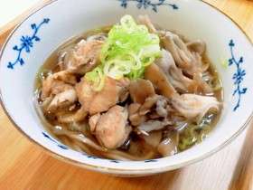 年越しそばに♪ゴマ香る~鶏肉と舞茸の蕎麦