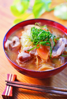 具沢山!メインおかずになる味濃いめ豚汁