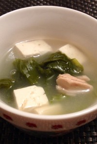 豆腐とレタスの身体に優しいスープ