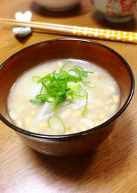 里芋と納豆のとろとろ味噌汁
