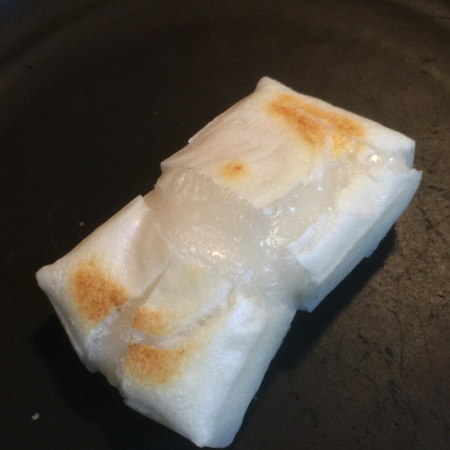 超簡単 フライパンで餅を焼く レシピ 作り方 By Kakkon27 クックパッド 簡単おいしいみんなのレシピが354万品