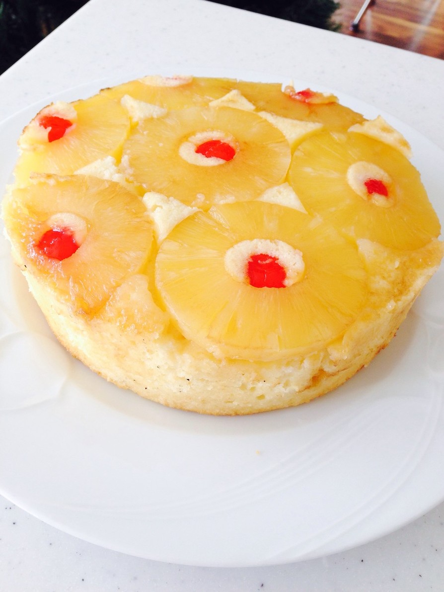 パイナップルのアップサイドダウンケーキの画像