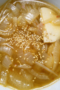 簡単 もやし 玉ねぎの ピリ辛中華スープ