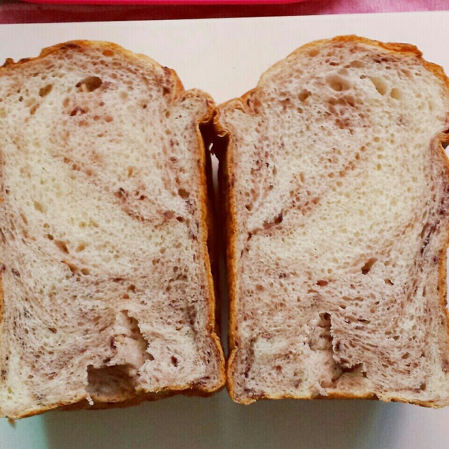 ＨＢであんこマーブル食パンの画像