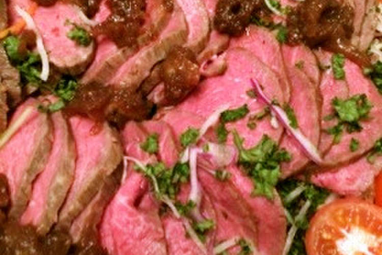 ローストビーフ 湯煎で簡単ミディアムレア レシピ 作り方 By ヤマダの嫁 クックパッド 簡単おいしいみんなのレシピが359万品