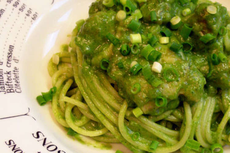 鶏もも肉とほうれん草のグリーンパスタ レシピ 作り方 By 札幌在住の松島タツオ クックパッド 簡単おいしいみんなのレシピが373万品