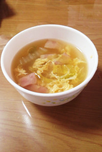 白菜とベーコンの卵スープ