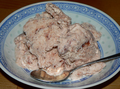 ジャムで作るフルーツアイスクリームの写真