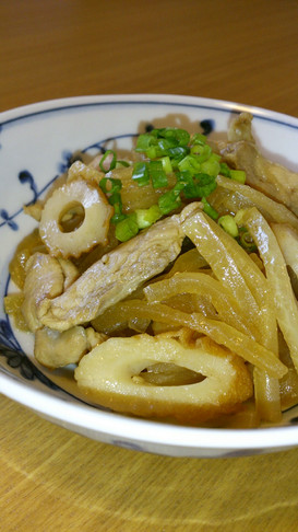 簡単!大根を豚肉と竹輪で炒めた定番おかず