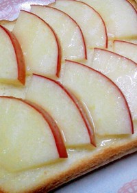 簡単朝食・おやつに。。蜂蜜りんごトースト