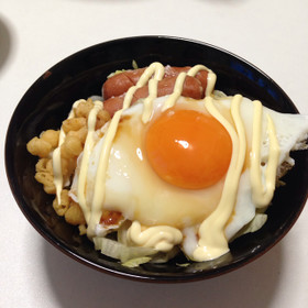 天かす入りの目玉焼き丼