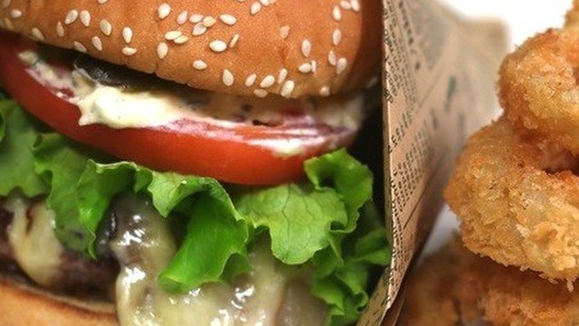 ハンバーガーの包み紙の作り方 レシピ 作り方 By クッキングsパパ クックパッド 簡単おいしいみんなのレシピが355万品